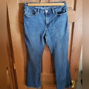 Women's levi's jeans